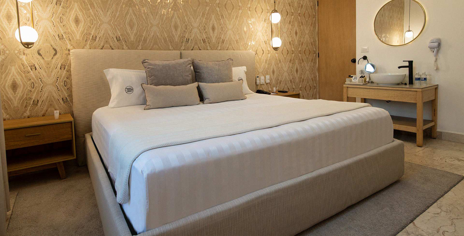 Roma Conesa Hotel